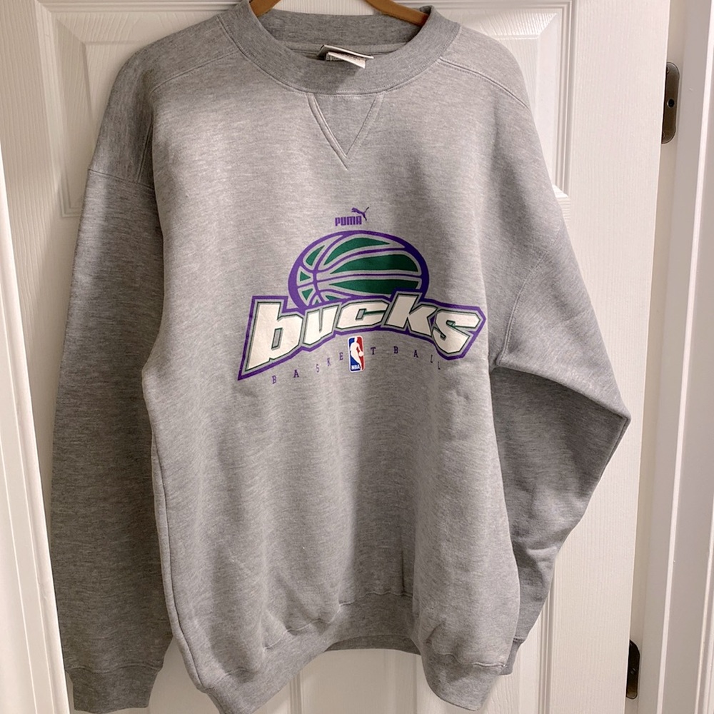 Vintage Milwaukee Bucks Puma Medium sweatshirt